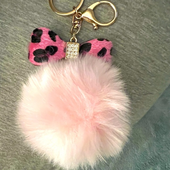 PINK FUR- BOW WITH CRYSTAL KEY CHAIN/ PURSE CHARM - Picture 2 of 3